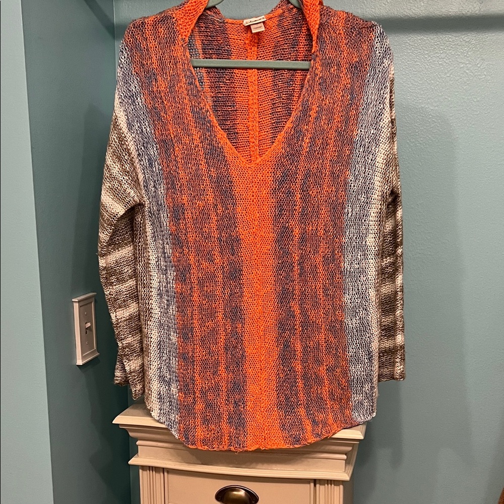 Daytrip Vibrant Orange and Blue V-Neck hooded Sweater